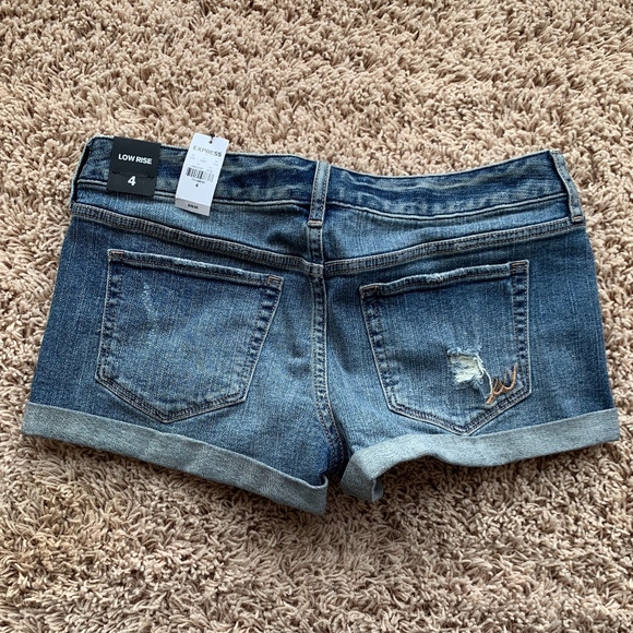 Express Shorts Size 4 - Picture 2 of 3